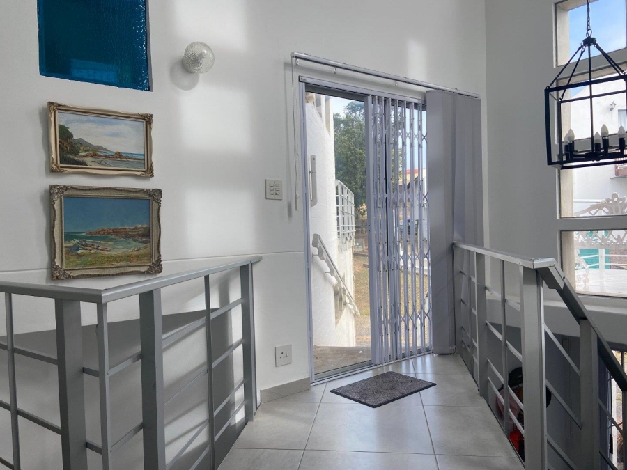 3 Bedroom Property for Sale in Wavecrest Eastern Cape